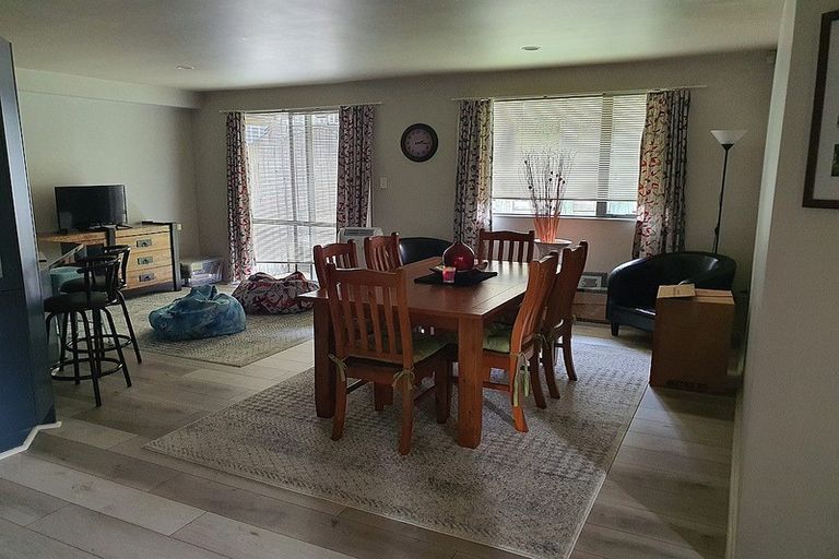 Photo of property in 11 Thomas Hamer Place, Greenhithe, Auckland, 0632