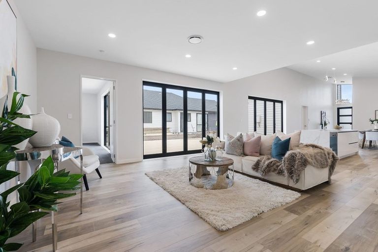 Photo of property in 12 Riverhead Point Drive, Riverhead, 0820