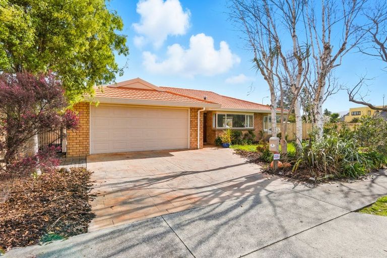 Photo of property in 2 Leigh Place, Paraparaumu Beach, Paraparaumu, 5032