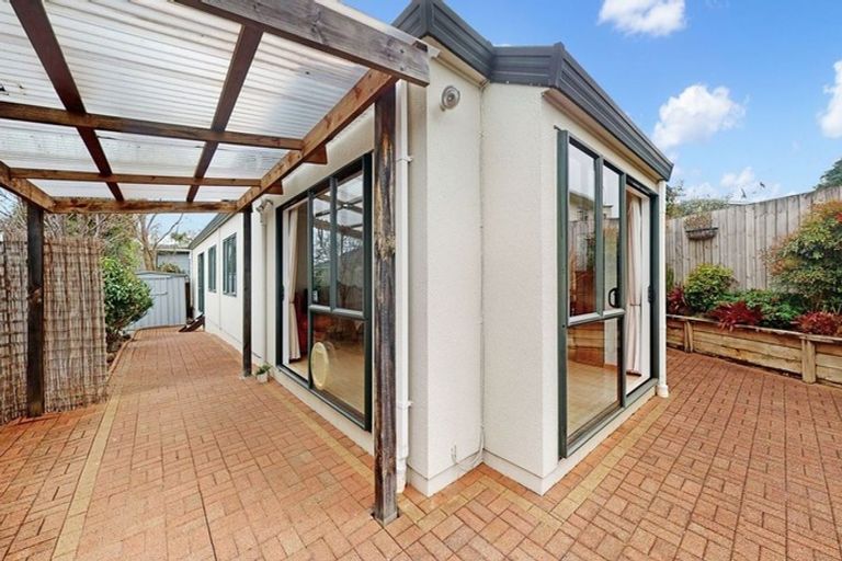 Photo of property in 2/148 Pigeon Mountain Road, Half Moon Bay, Auckland, 2012