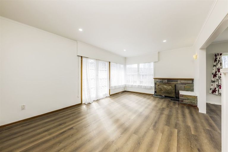 Photo of property in 65 Christmas Road, Manurewa, Auckland, 2102