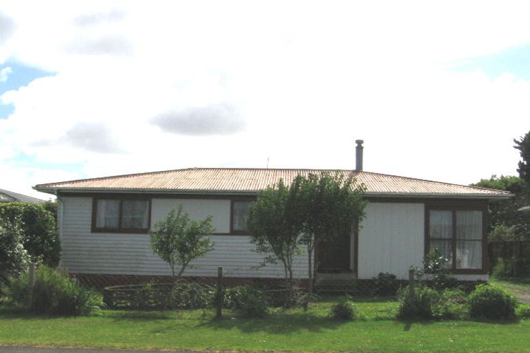 Photo of property in 10 Glen Norman Avenue, Henderson, Auckland, 0610