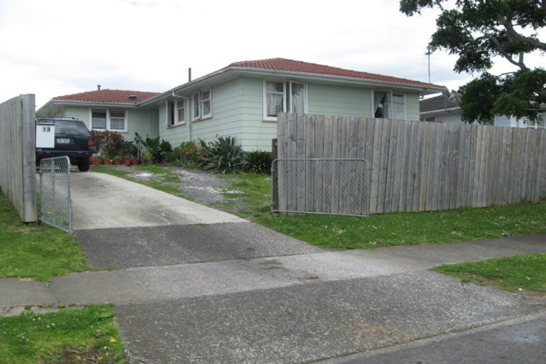 Photo of property in 13 Heyford Close, Mangere, Auckland, 2022