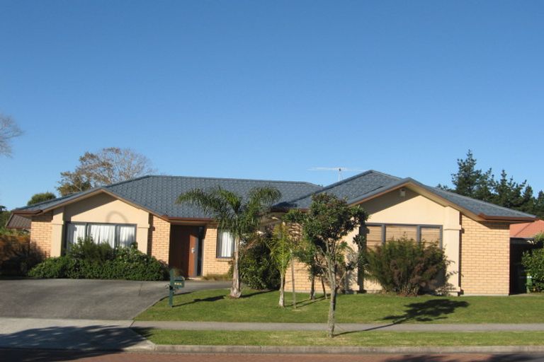 Photo of property in 2 Blackwood Drive, Wattle Downs, Auckland, 2103