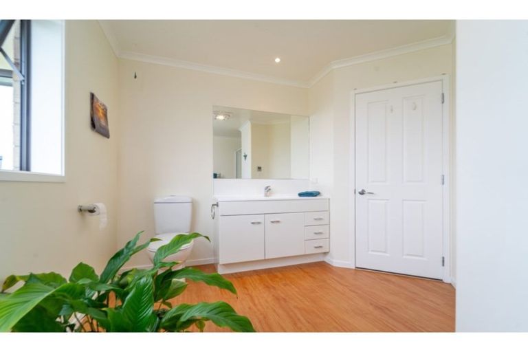 Photo of property in 27 Carrington Drive, Carterton, 5713