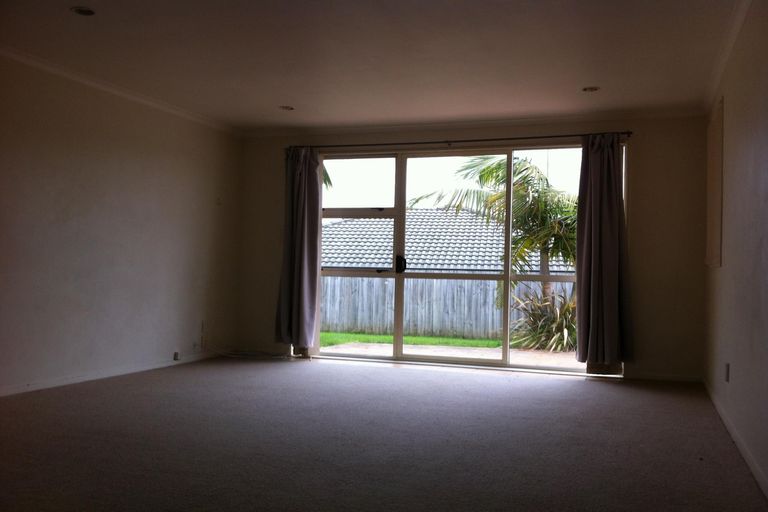 Photo of property in 11 Mt Lebanon Crescent, The Gardens, Auckland, 2105