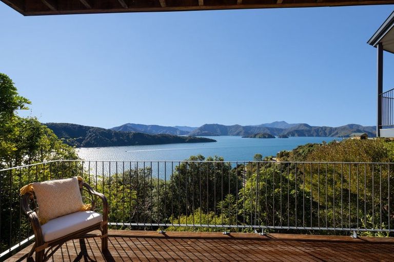 Photo of property in 21 Marina View, Waikawa, Picton, 7281