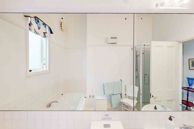 Photo of property in 6 Hawker Street, Mount Victoria, Wellington, 6011