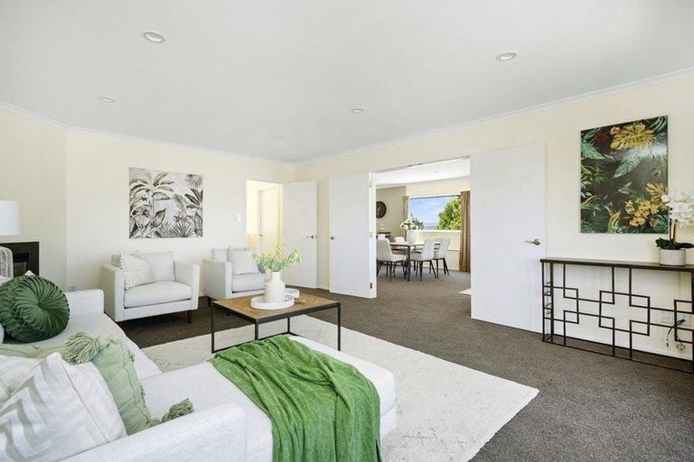 Photo of property in 39 Arahiwi Grove, Tirohanga, Lower Hutt, 5010