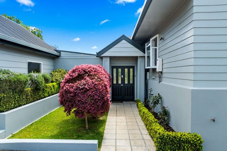 Photo of property in 7 Elizabeth Place, Mairangi Bay, Auckland, 0630