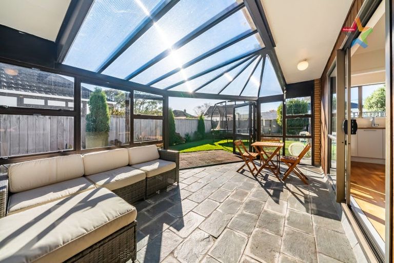 Photo of property in 28 Mcenroe Grove, Naenae, Lower Hutt, 5011