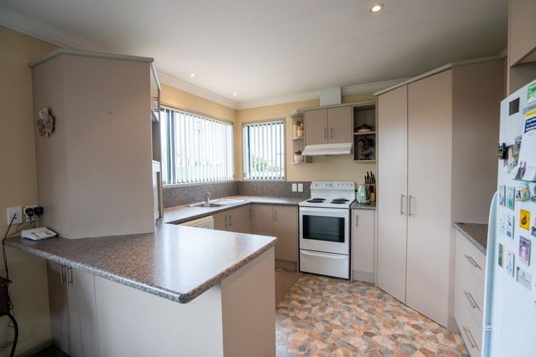 Photo of property in 6 Queen Street, Winton, 9720