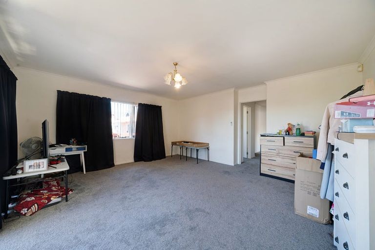 Photo of property in 15 Millstream Drive, Henderson, Auckland, 0610