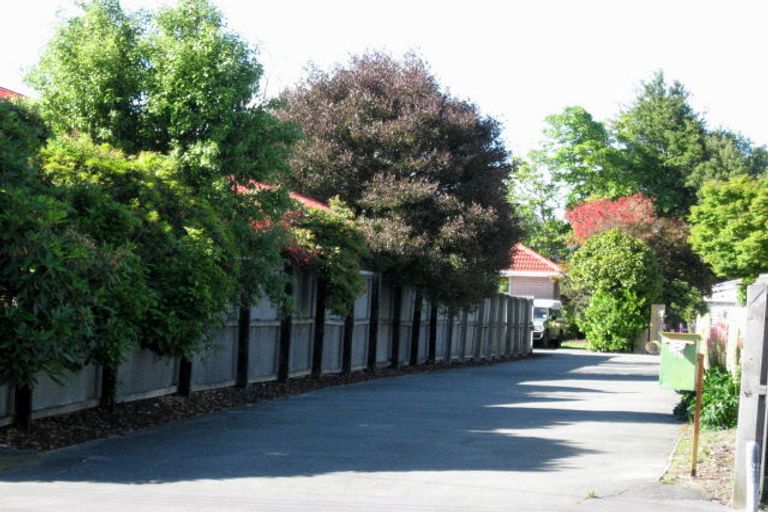 Photo of property in 18 Bevington Street, Avonhead, Christchurch, 8042