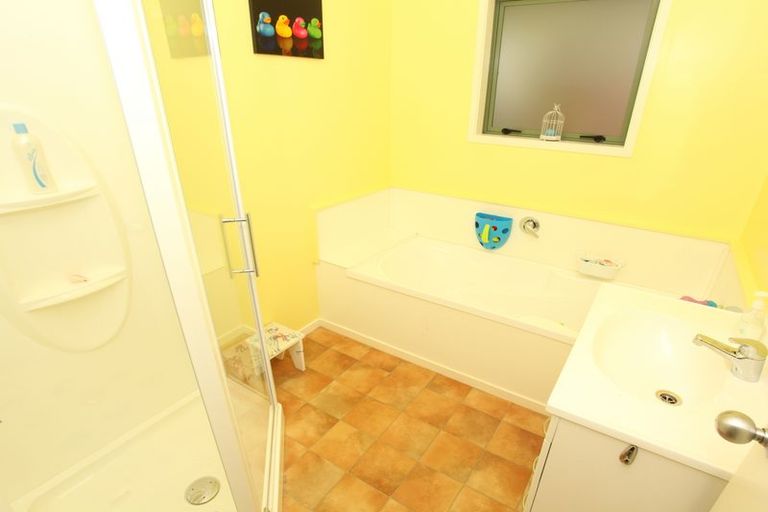 Photo of property in 18 Kauri Lane, Huntly, 3771