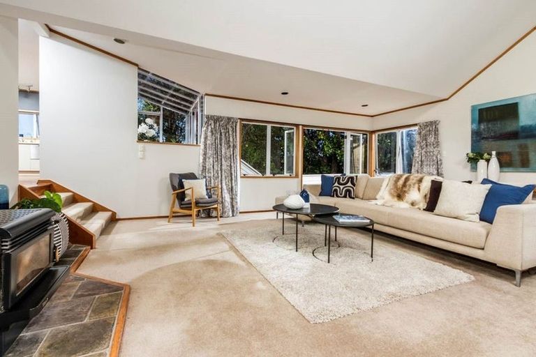 Photo of property in 10 Park Rise, Campbells Bay, Auckland, 0630