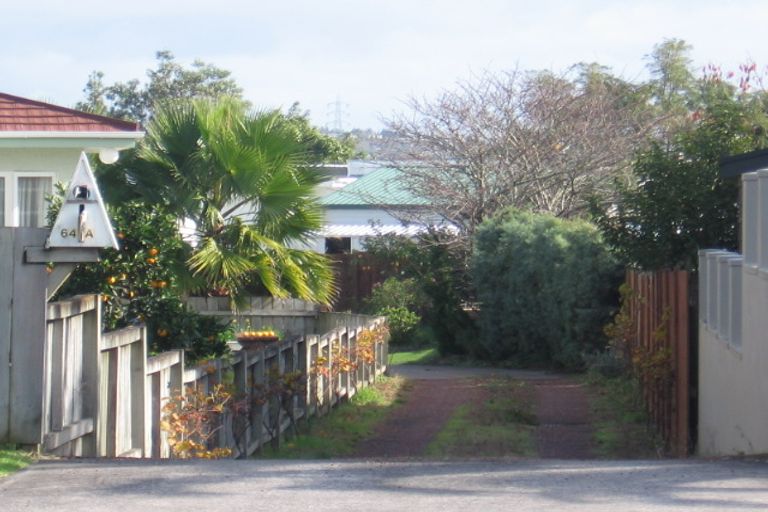 Photo of property in 64a Yeovil Road, Te Atatu Peninsula, Auckland, 0610