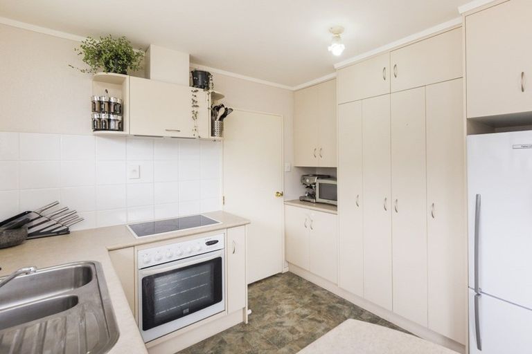 Photo of property in 24 Logan Way, Kelvin Grove, Palmerston North, 4414