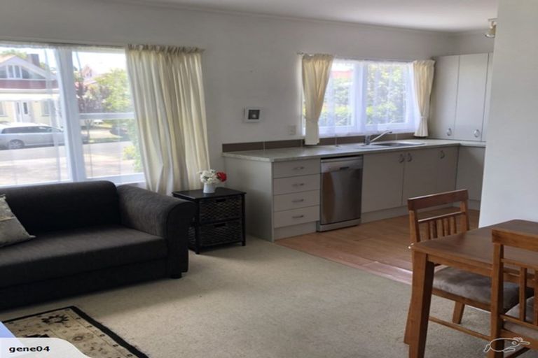Photo of property in 1/5 Cambria Road, Devonport, Auckland, 0624