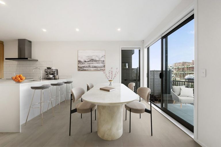 Photo of property in 4 Wintergarden Avenue, Rosehill, 2113