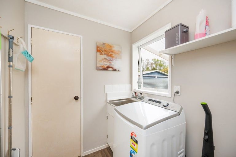 Photo of property in 2 Escort Grove, Awapuni, Palmerston North, 4412