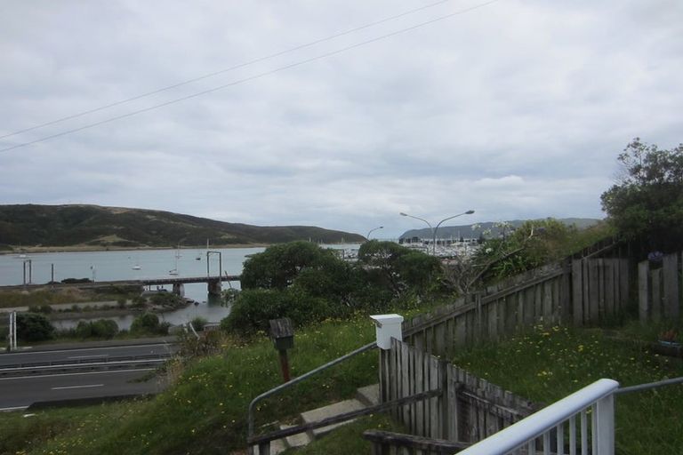 Photo of property in 62 Paremata Crescent, Paremata, Porirua, 5024