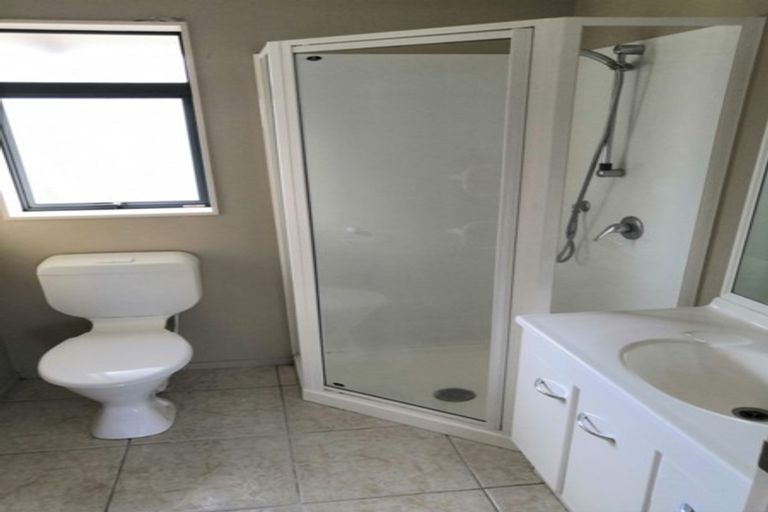 Photo of property in 1 Tir Conaill Avenue, Flat Bush, Auckland, 2019