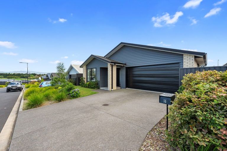 Photo of property in 16 Pioneer Crescent, Omokoroa, 3114