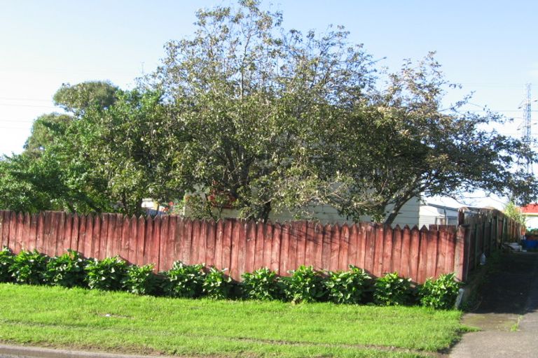 Photo of property in 7 Pesaro Place, Clover Park, Auckland, 2023