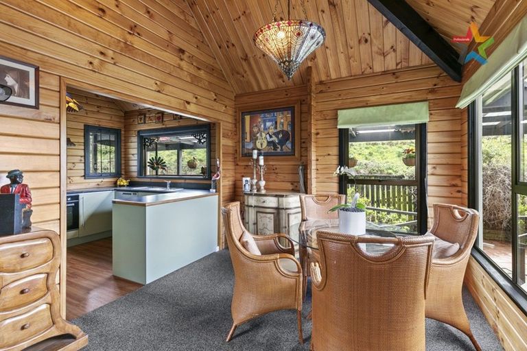 Photo of property in 1 Cottle Heath Close, Manor Park, Lower Hutt, 5019