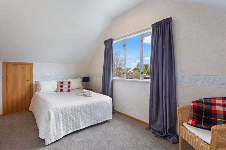 Photo of property in 33 Taranaki Drive, Woodend, 7610