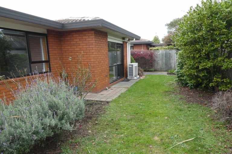 Photo of property in 2/32 Hanrahan Street, Upper Riccarton, Christchurch, 8041