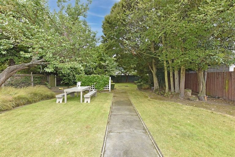 Photo of property in 119 Avonhead Road, Avonhead, Christchurch, 8042