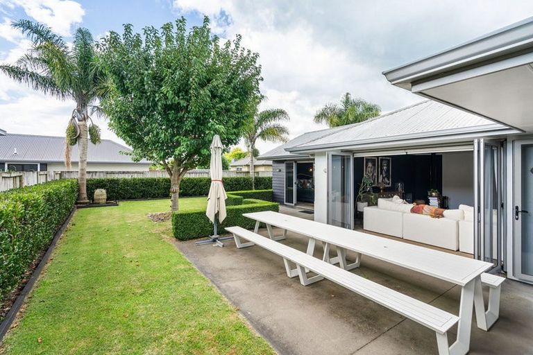 Photo of property in 27 Norfolk Drive, Cambridge, 3434