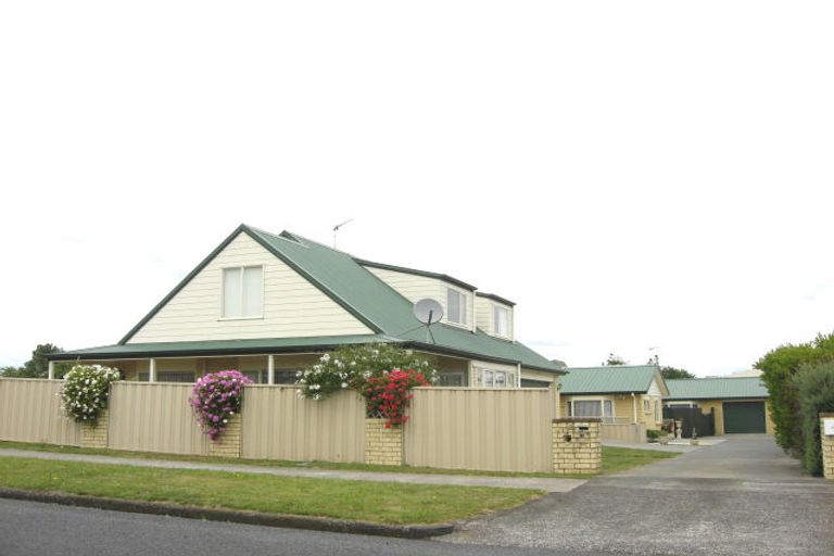 Photo of property in 2 Albert Street, Pukekohe, 2120