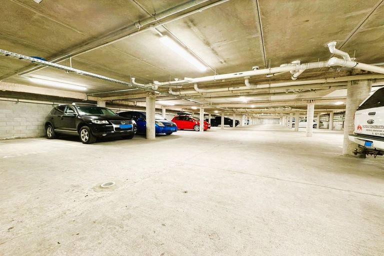 Photo of property in 2e/30 Westward Ho, Glen Eden, Auckland, 0602