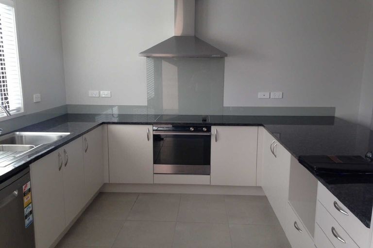 Photo of property in 19 Akeake Lane, Manurewa, Auckland, 2102