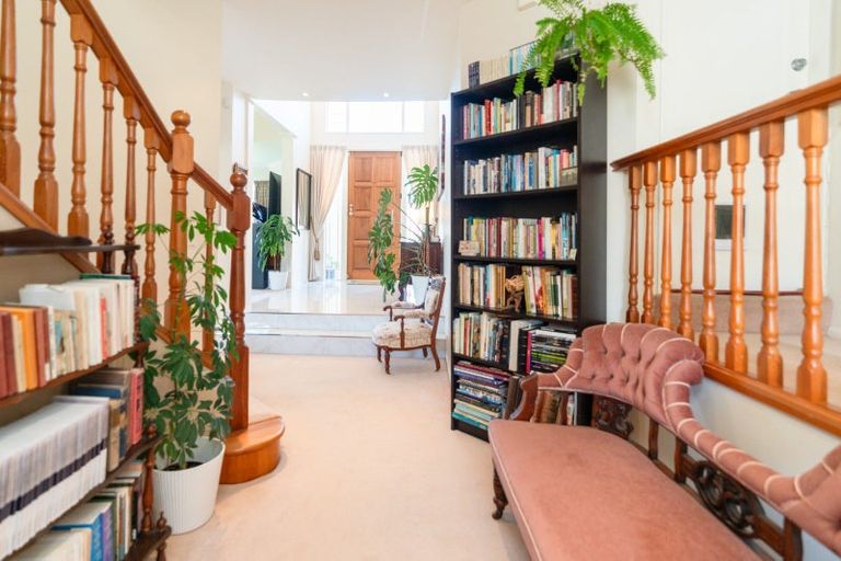 Photo of property in 2 Derry Hill, Churton Park, Wellington, 6037