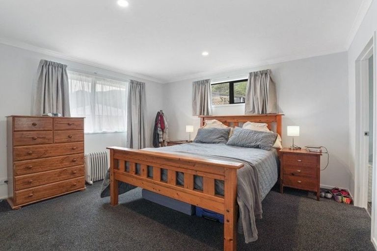 Photo of property in 27 Matenga Street, Waikanae, 5036