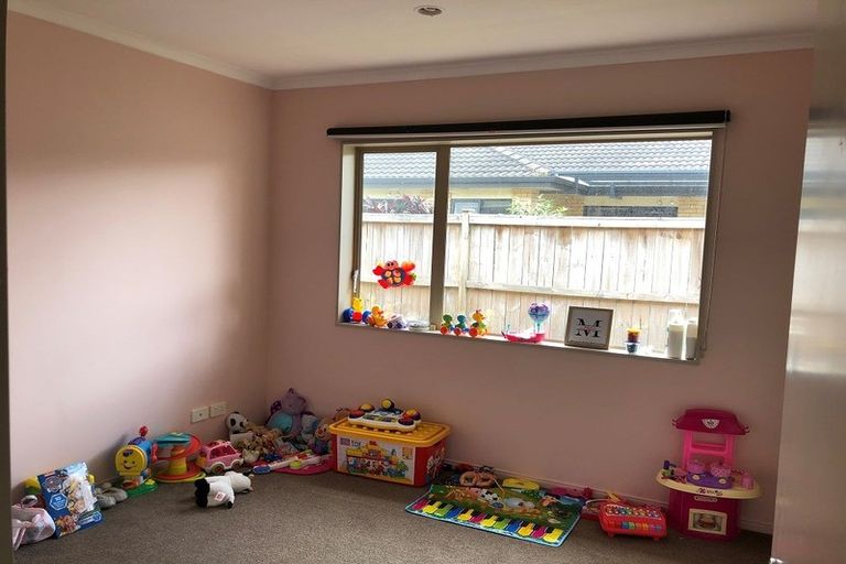 Photo of property in 20 Aberdeen Crescent, Wattle Downs, Auckland, 2103