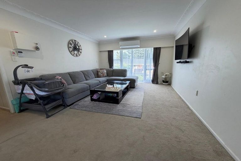 Photo of property in 3/142a Great South Road, Manurewa, Auckland, 2102