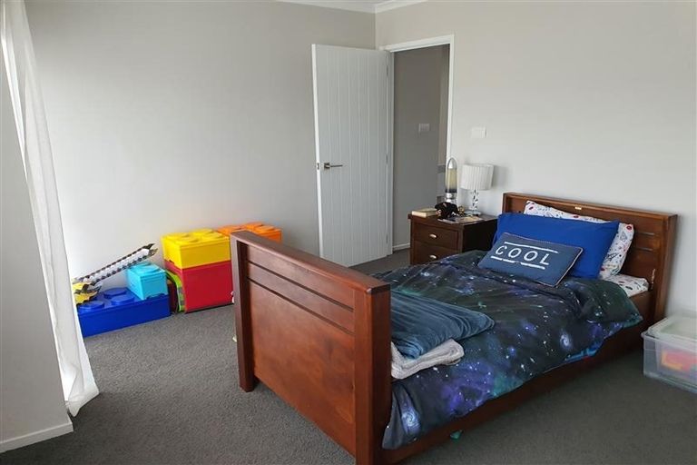 Photo of property in 2b Makura Road, Long Bay, Auckland, 0630