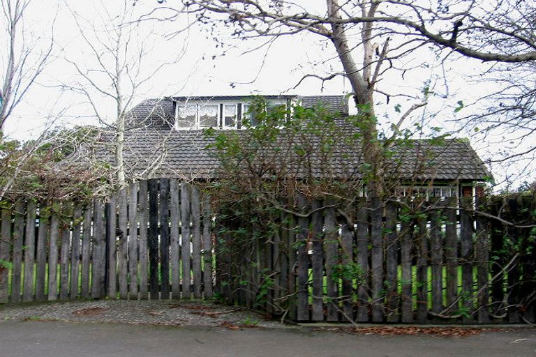 Photo of property in 42 Russell Street, Palmerston North, 4414