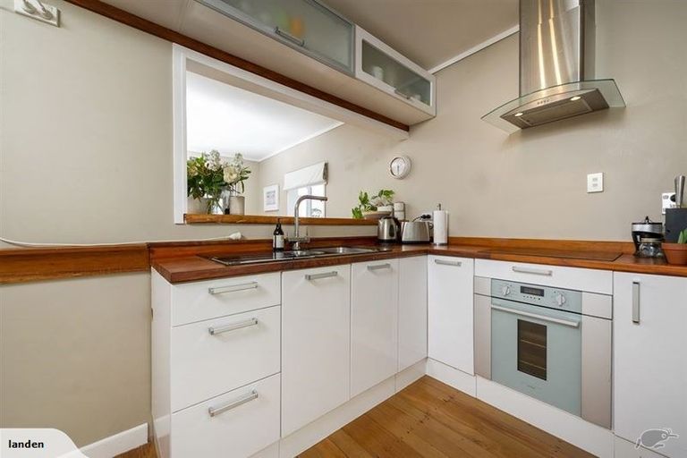 Photo of property in 24 Cedar Terrace, Stanmore Bay, Whangaparaoa, 0932