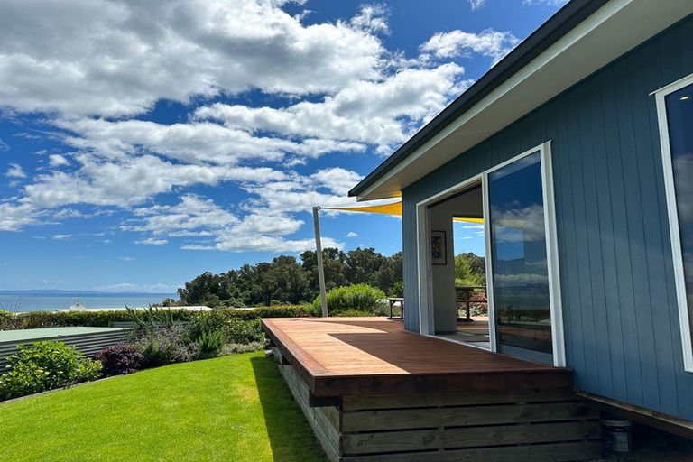 Photo of property in 28 Bay Vista Drive, Pohara, Takaka, 7183