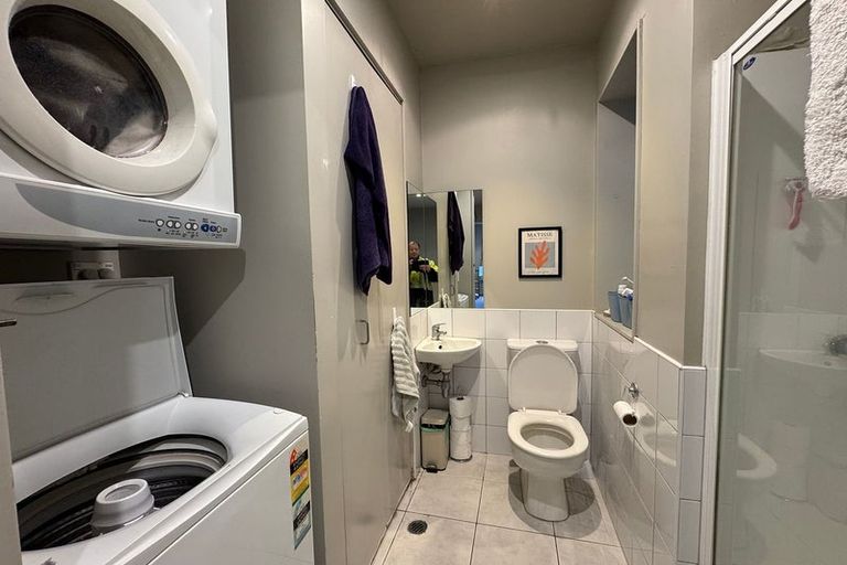 Photo of property in 4/41 Home Street, Mount Victoria, Wellington, 6011