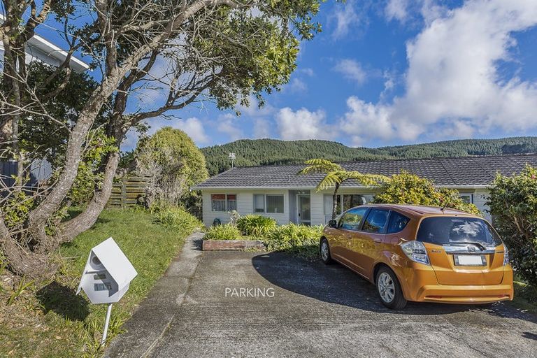 Photo of property in 11b Florio Terrace, Tawa, Wellington, 5028