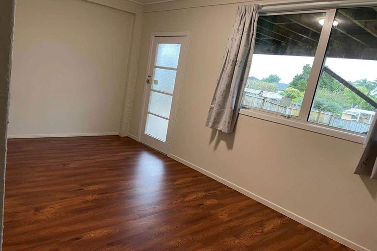 Photo of property in 305 Te Atatu Road, Te Atatu South, Auckland, 0610