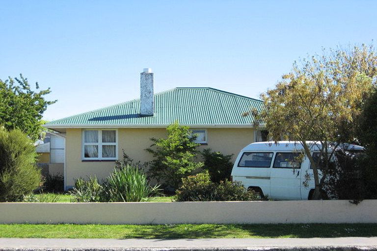 Photo of property in 12 Rata Street, Rangiora, 7400
