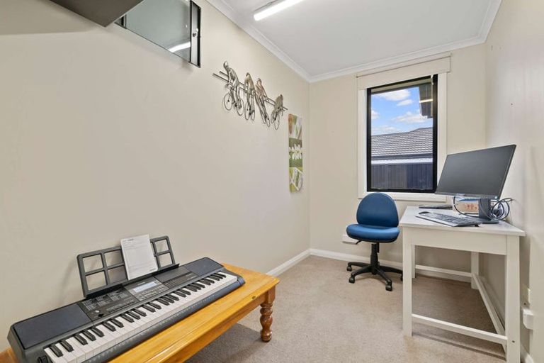 Photo of property in 98 Hoffman Court, Waikiwi, Invercargill, 9810